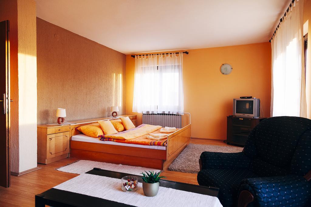 Apartmani Maraton Vukovar Δωμάτιο φωτογραφία